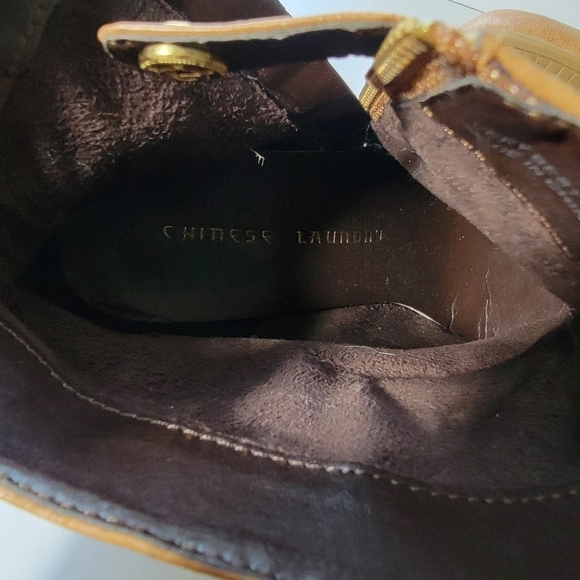 Chinese Laundry VERY BEST Women's Platform Wedges Distressed Ankle Boots Sz 7.5 - Picture 8 of 9